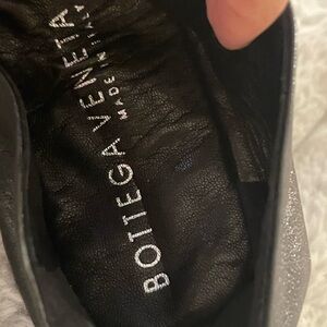 Bottega Veneta Black Leather slippers with leather carrying case nwot